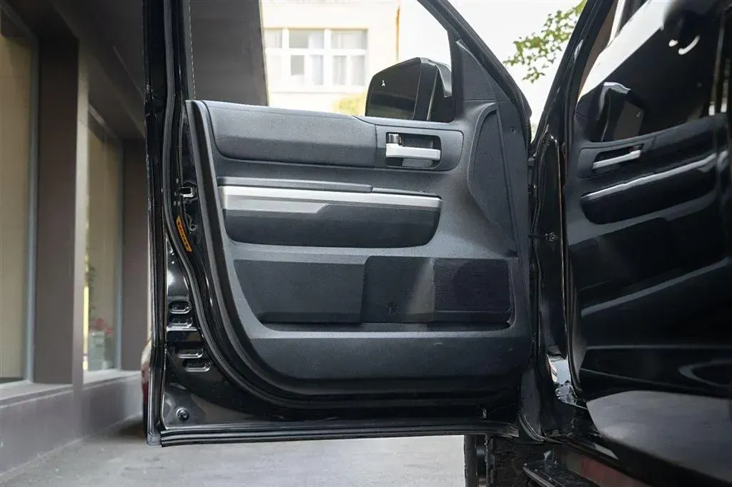 2014 Toyota Tundra 5.7L 386HP V8 6AT,autocango,china used car exporter,china ev exporter,chinese used car exporter,chinese used ev exporter