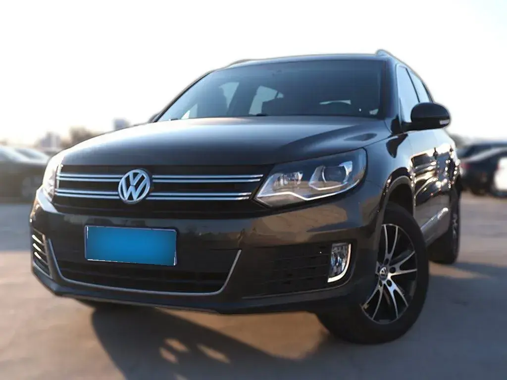 2013 Volkswagen Tiguan 2.0T 200HP L4 6AT