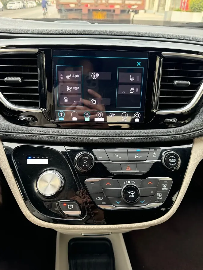 2019 Chrysler Pacifica 3.6L 245HP V6 E-CVT PHEV 16KWH,autocango,china used car exporter,china ev exporter,chinese used car exporter,chinese used ev exporter