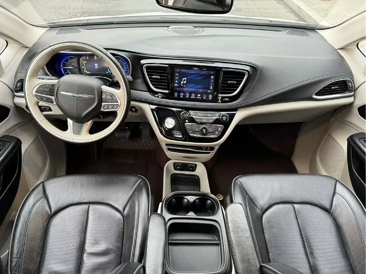 2019 Chrysler Pacifica 3.6L 245HP V6 E-CVT PHEV 16KWH,autocango,china used car exporter,china ev exporter,chinese used car exporter,chinese used ev exporter