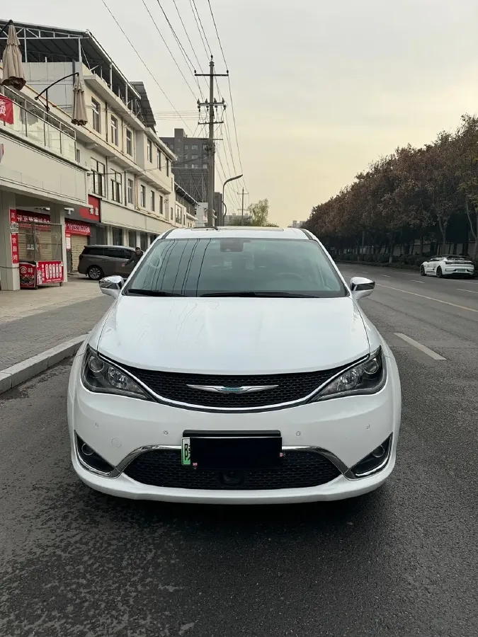 2019 Chrysler Pacifica 3.6L 245HP V6 E-CVT PHEV 16KWH,autocango,china used car exporter,china ev exporter,chinese used car exporter,chinese used ev exporter