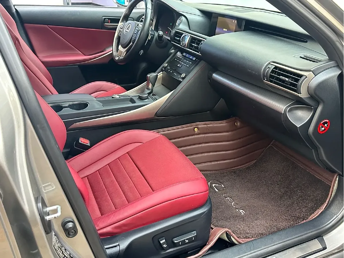 2017 Lexus IS 2.0T 245HP L4 8AT,autocango,china used car exporter,china ev exporter,chinese used car exporter,chinese used ev exporter