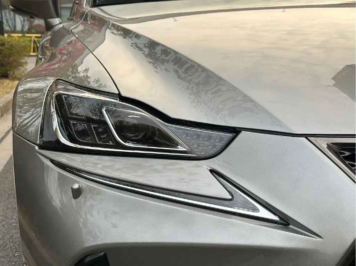 2017 Lexus IS 2.0T 245HP L4 8AT,autocango,china used car exporter,china ev exporter,chinese used car exporter,chinese used ev exporter