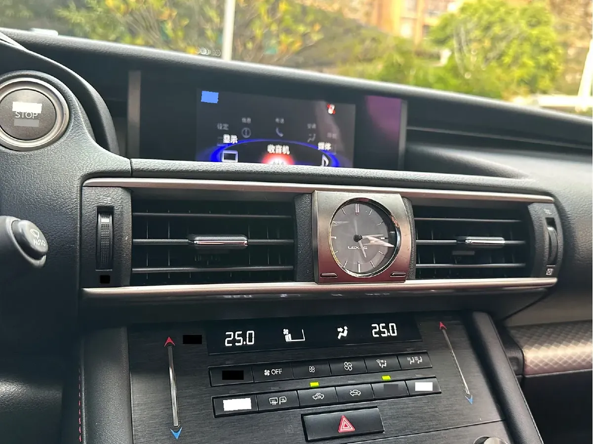 2017 Lexus IS 2.0T 245HP L4 8AT,autocango,china used car exporter,china ev exporter,chinese used car exporter,chinese used ev exporter