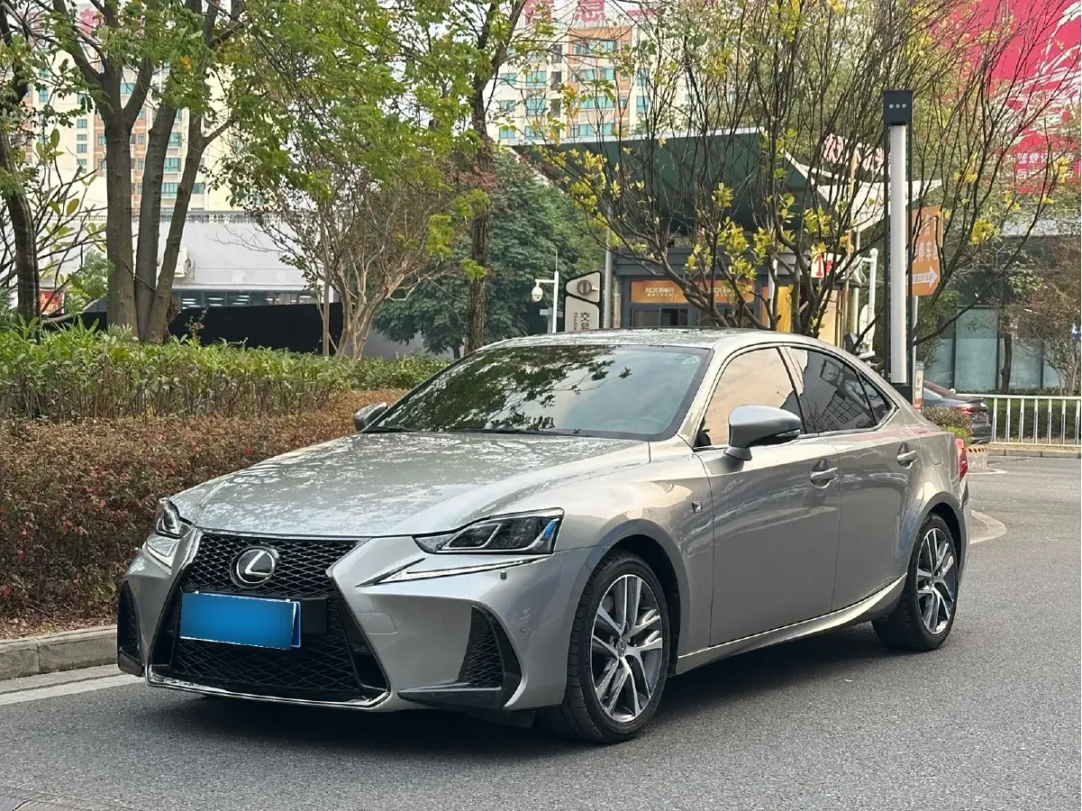 2017 Lexus IS 2.0T 245HP L4 8AT,autocango,china used car exporter,china ev exporter,chinese used car exporter,chinese used ev exporter