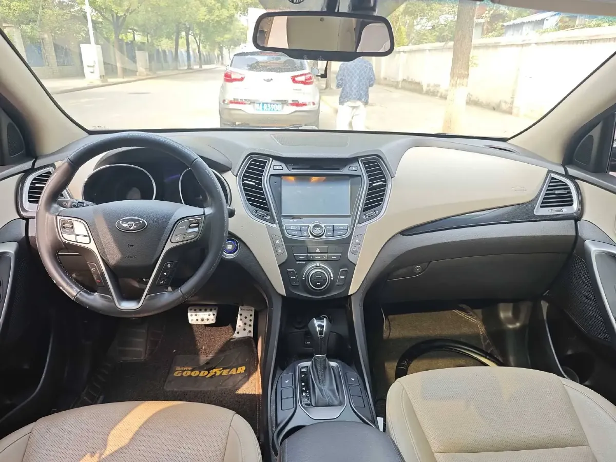 2013 Hyundai Grand SantaFe 2.2T 197HP L4 6AT,autocango,china used car exporter,china ev exporter,chinese used car exporter,chinese used ev exporter