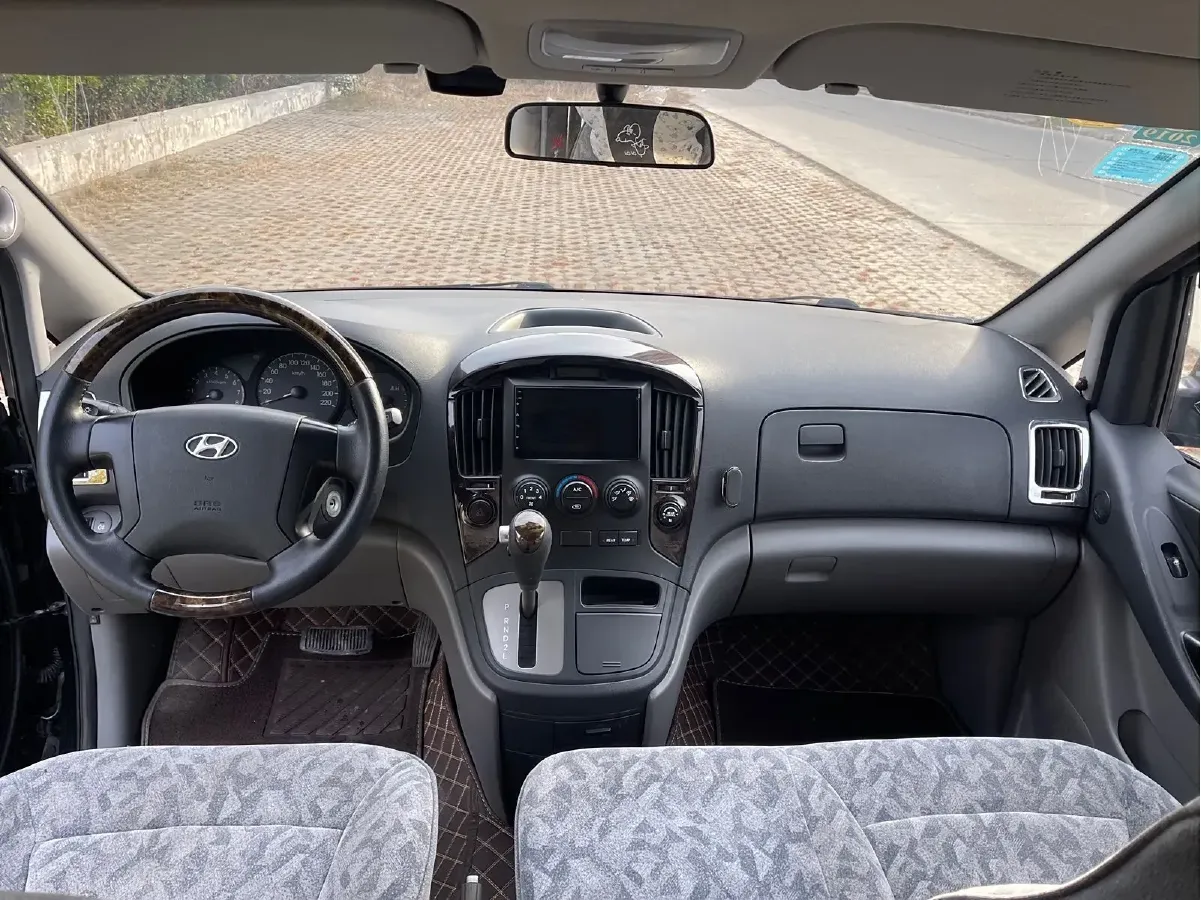 2011 Hyundai H-1 Wagon 2.4L 173HP L4 4AT,autocango,china used car exporter,china ev exporter,chinese used car exporter,chinese used ev exporter