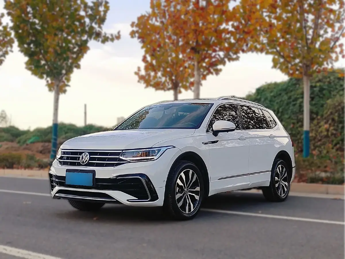 2023 Volkswagen Tiguan L 2.0T 186HP L4 7DCT