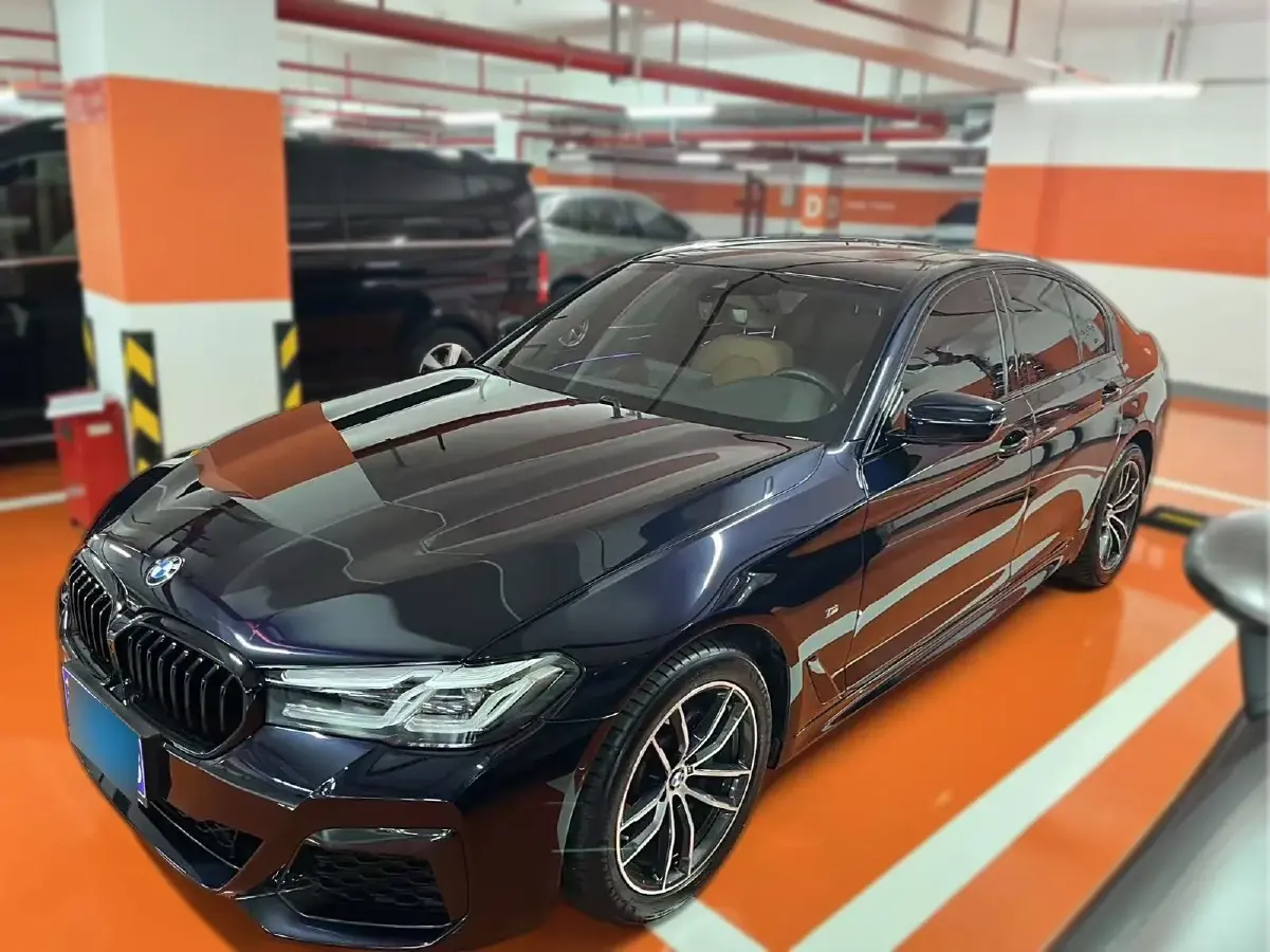 2022 BMW 5 Series 2.0T 184HP L4 8AT