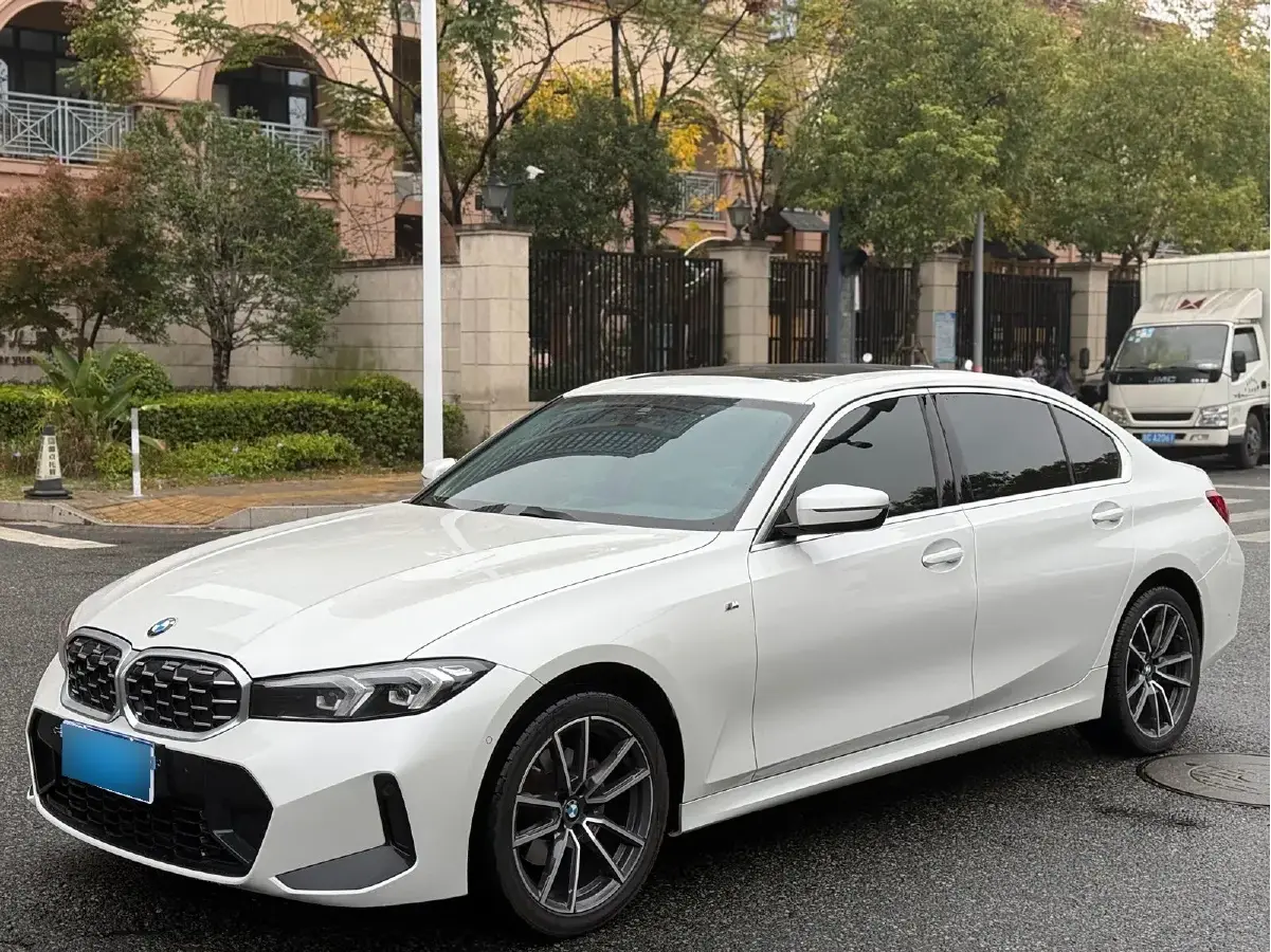 2023 BMW 3 Series 2.0T 184HP L4 8AT