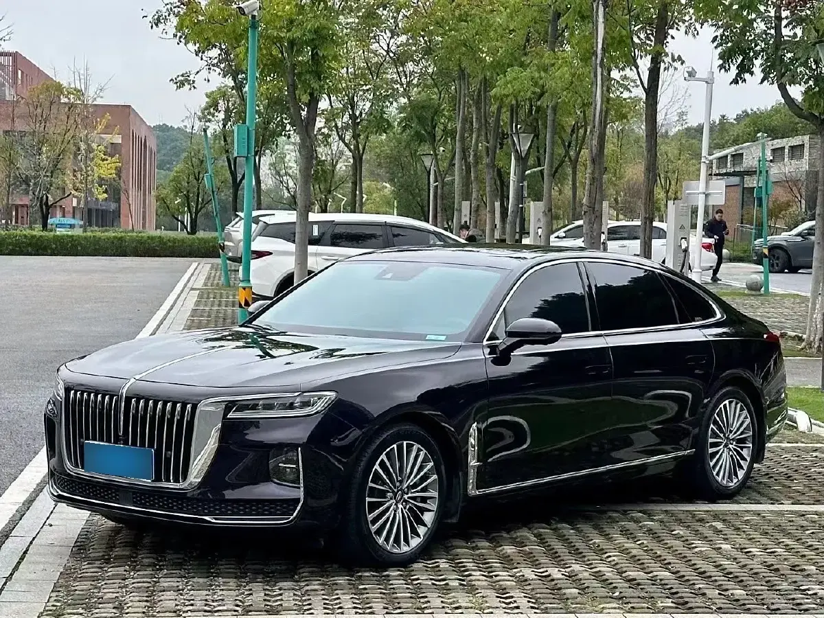 2022 HongQi H9 2.0T 252HP L4 7DCT