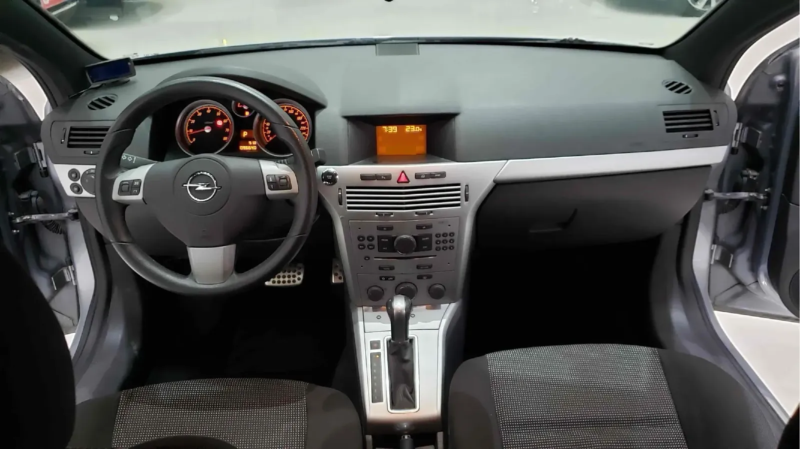 2010 Opel Astra 1.8L 140HP L4 4AT,autocango,china used car exporter,china ev exporter,chinese used car exporter,chinese used ev exporter