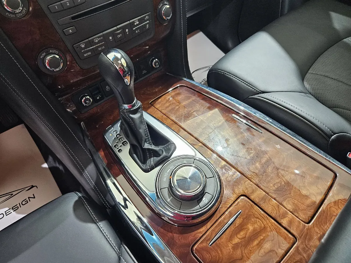 2016 Infiniti QX80 5.6L 398HP V8 7AT,autocango,china used car exporter,china ev exporter,chinese used car exporter,chinese used ev exporter