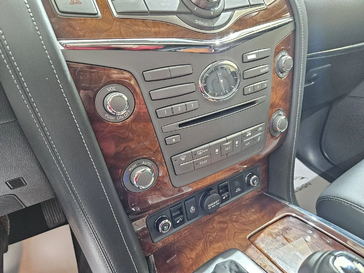 2016 Infiniti QX80 5.6L 398HP V8 7AT,autocango,china used car exporter,china ev exporter,chinese used car exporter,chinese used ev exporter