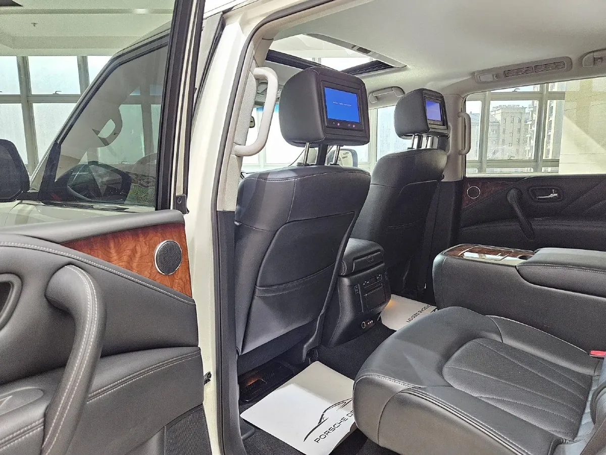 2016 Infiniti QX80 5.6L 398HP V8 7AT,autocango,china used car exporter,china ev exporter,chinese used car exporter,chinese used ev exporter