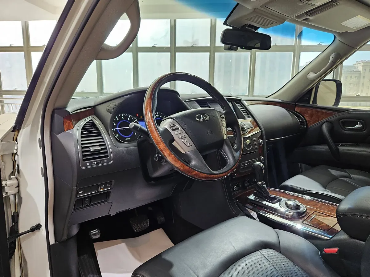 2016 Infiniti QX80 5.6L 398HP V8 7AT,autocango,china used car exporter,china ev exporter,chinese used car exporter,chinese used ev exporter