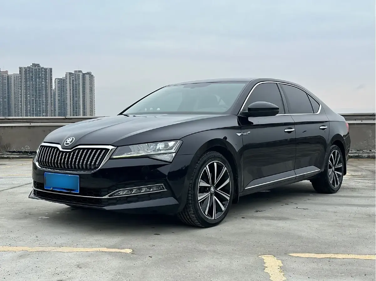 2021 Skoda Superb 2.0T 186HP L4 7DCT