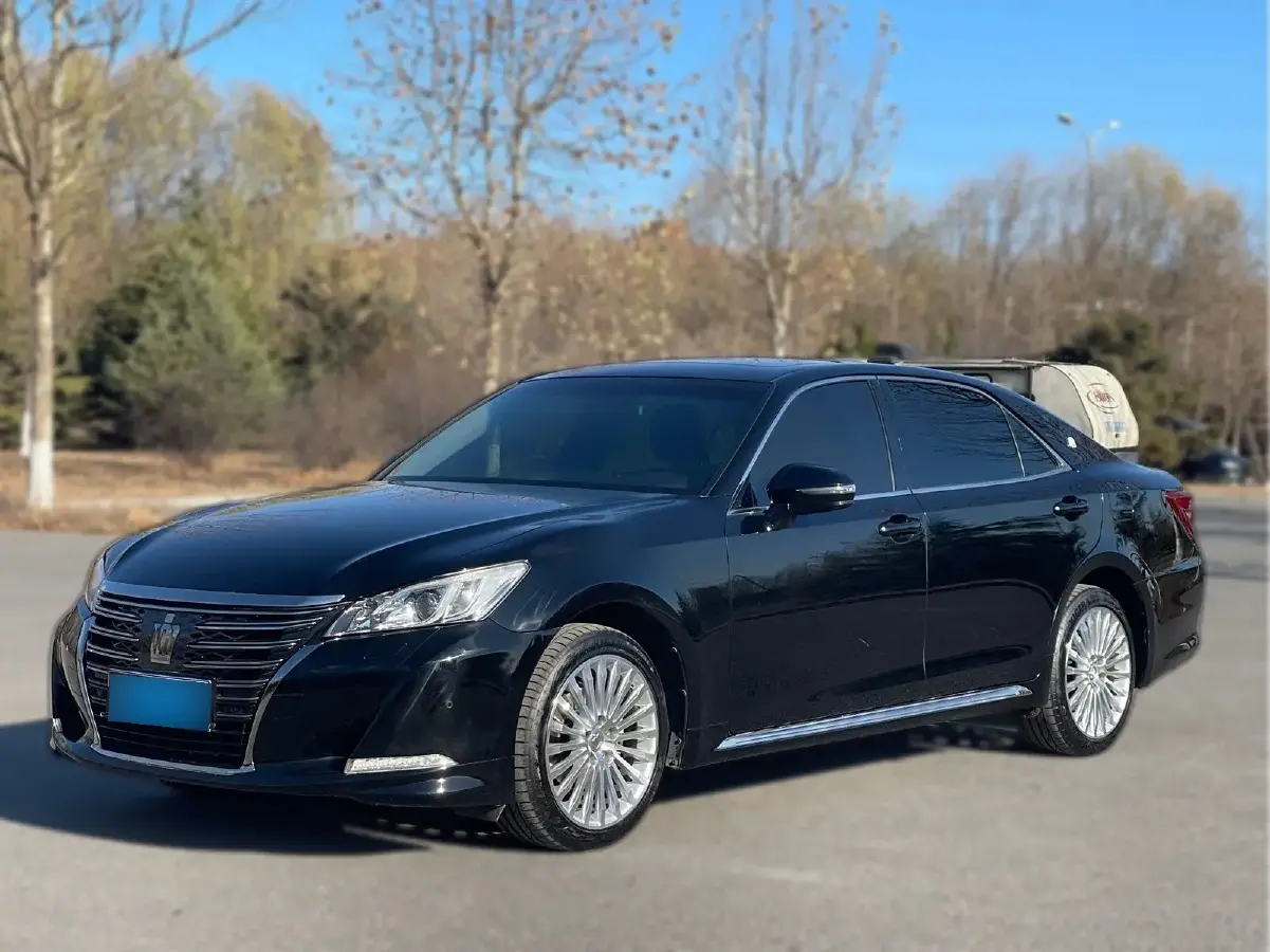 2018 Toyota Crown 2.0T 235HP L4 8AT