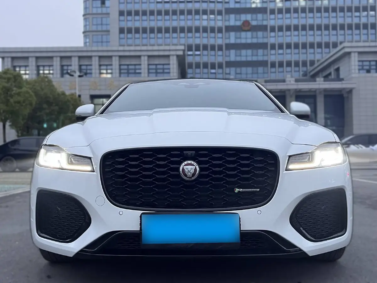 2021 Jaguar XFL 2.0T 250HP L4 8AT