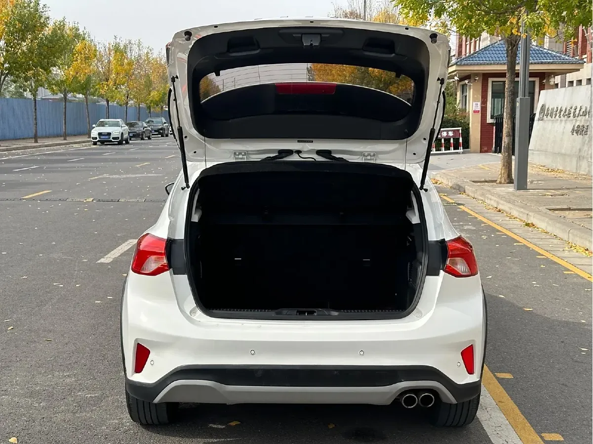2020 Ford Focus Active 1.5T 174HP L3 8AT,autocango,china used car exporter,china ev exporter,chinese used car exporter,chinese used ev exporter