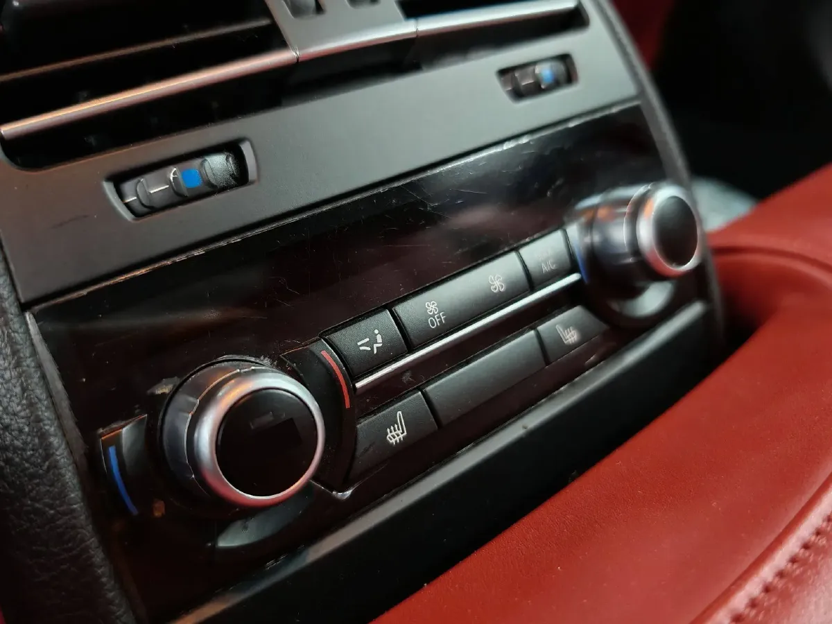 2013 BMW M6 4.4T 560HP V8 7DCT,autocango,china used car exporter,china ev exporter,chinese used car exporter,chinese used ev exporter