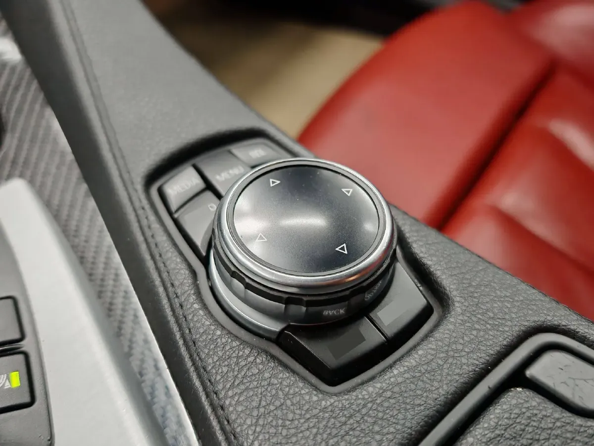 2013 BMW M6 4.4T 560HP V8 7DCT,autocango,china used car exporter,china ev exporter,chinese used car exporter,chinese used ev exporter