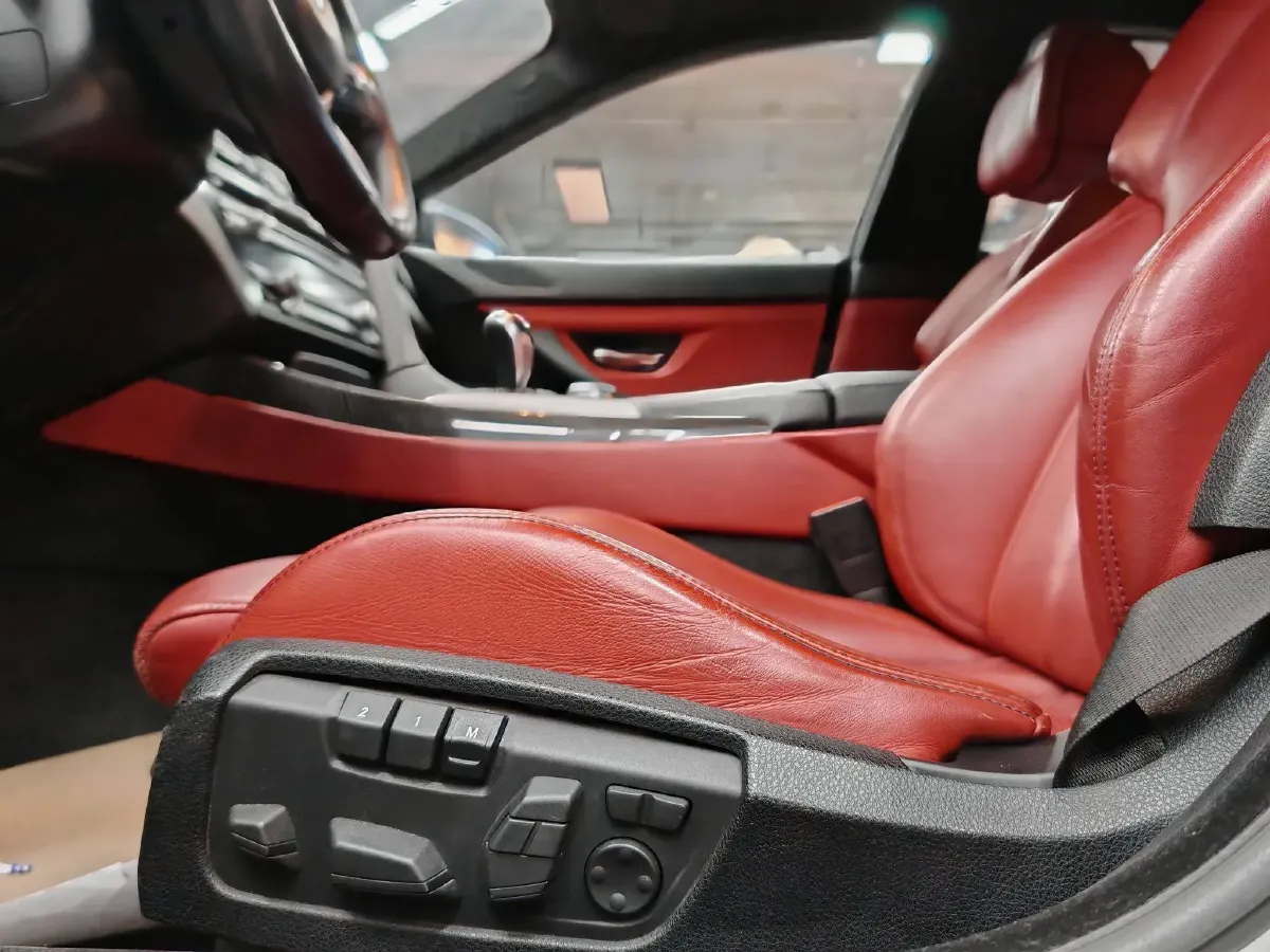 2013 BMW M6 4.4T 560HP V8 7DCT,autocango,china used car exporter,china ev exporter,chinese used car exporter,chinese used ev exporter