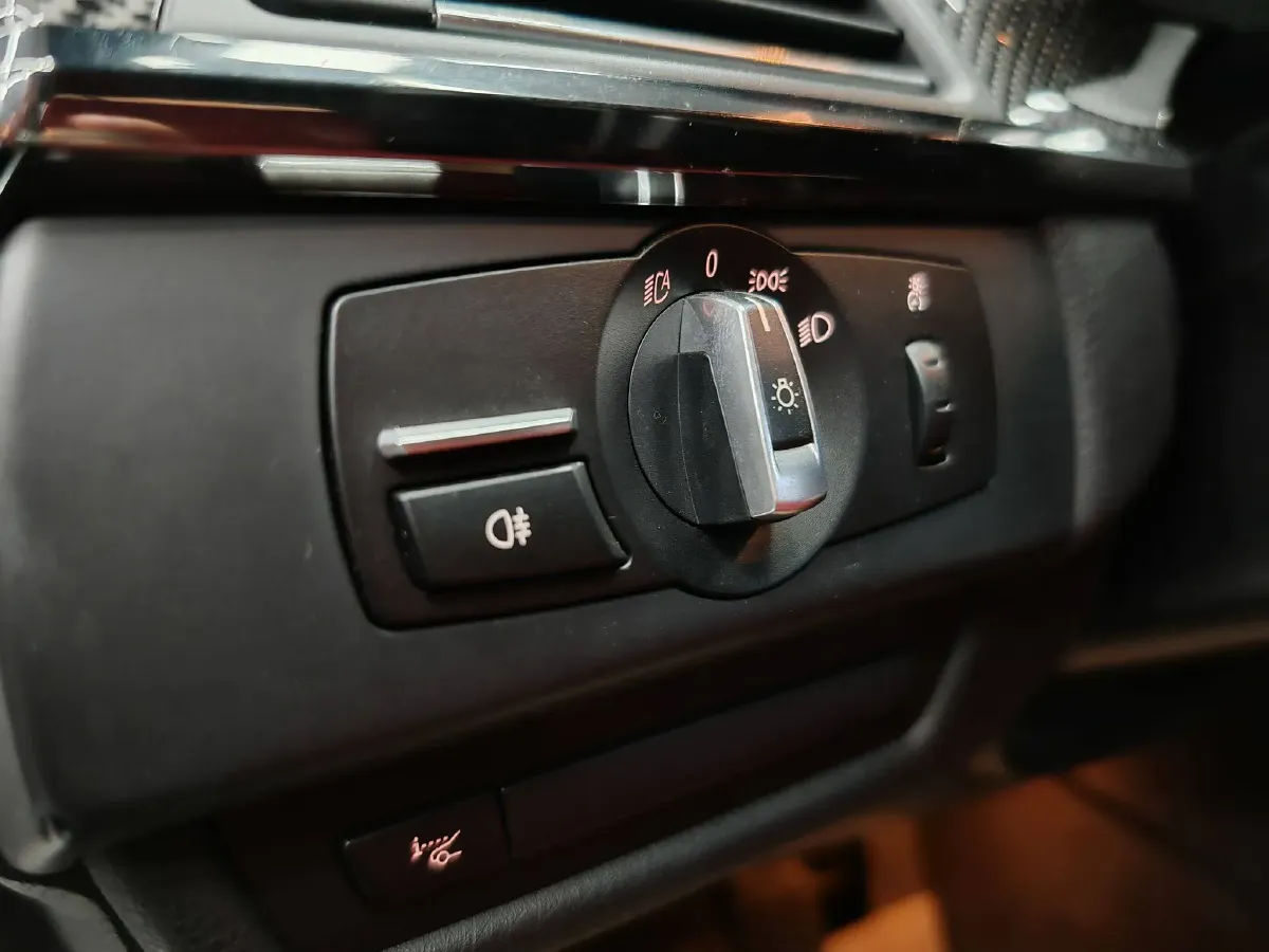 2013 BMW M6 4.4T 560HP V8 7DCT,autocango,china used car exporter,china ev exporter,chinese used car exporter,chinese used ev exporter