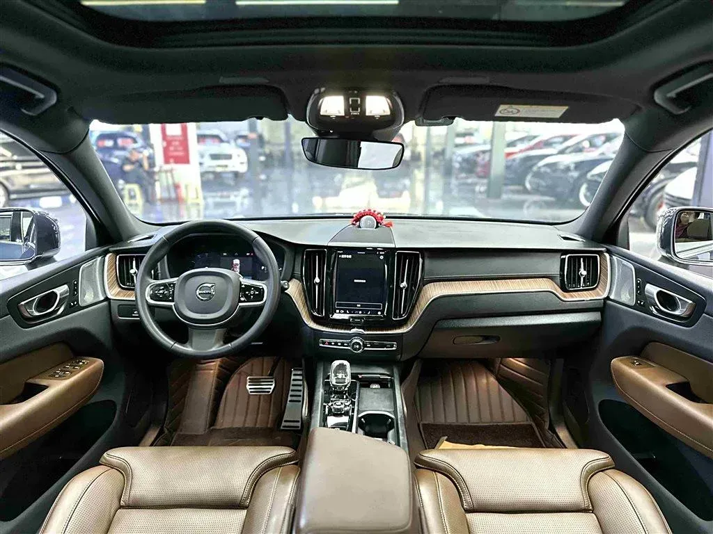 2023 Volvo XC60 PHEV 2.0T 310HP L4 8AT PHEV 18.8KWH,autocango,china used car exporter,china ev exporter,chinese used car exporter,chinese used ev exporter