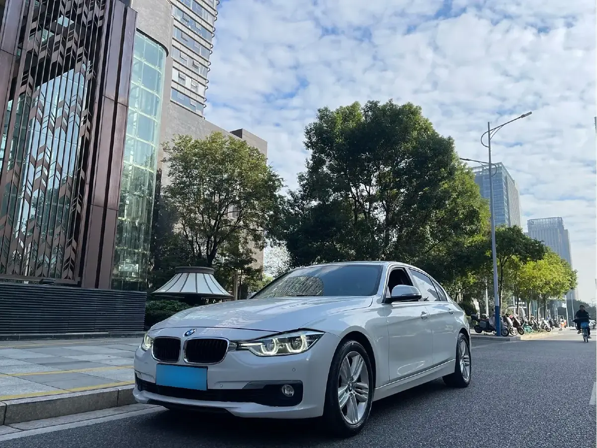 2017 BMW 3 Series 2.0T 184HP L4 8AT