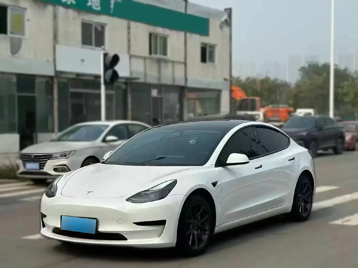 2022 Tesla Model 3 BEV 60KWH