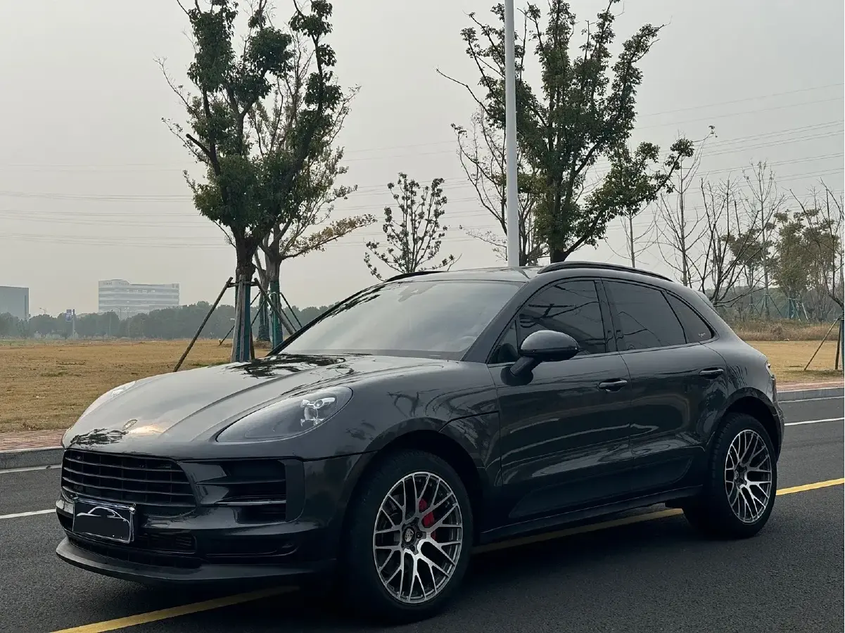 2018 Porsche Macan 2.0T 252HP L4 7DCT