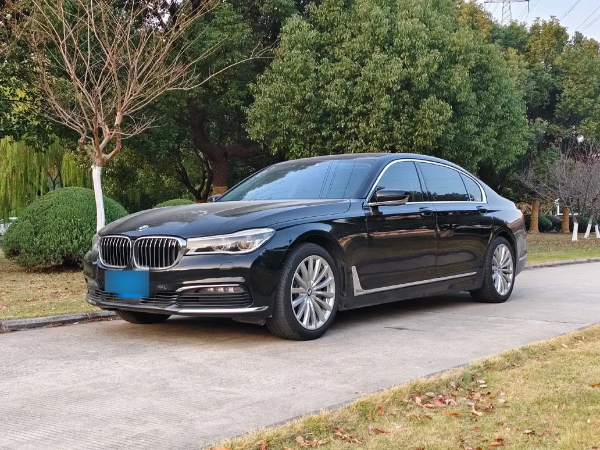 2016 BMW 7 Series 3.0T 326HP L6 8AT