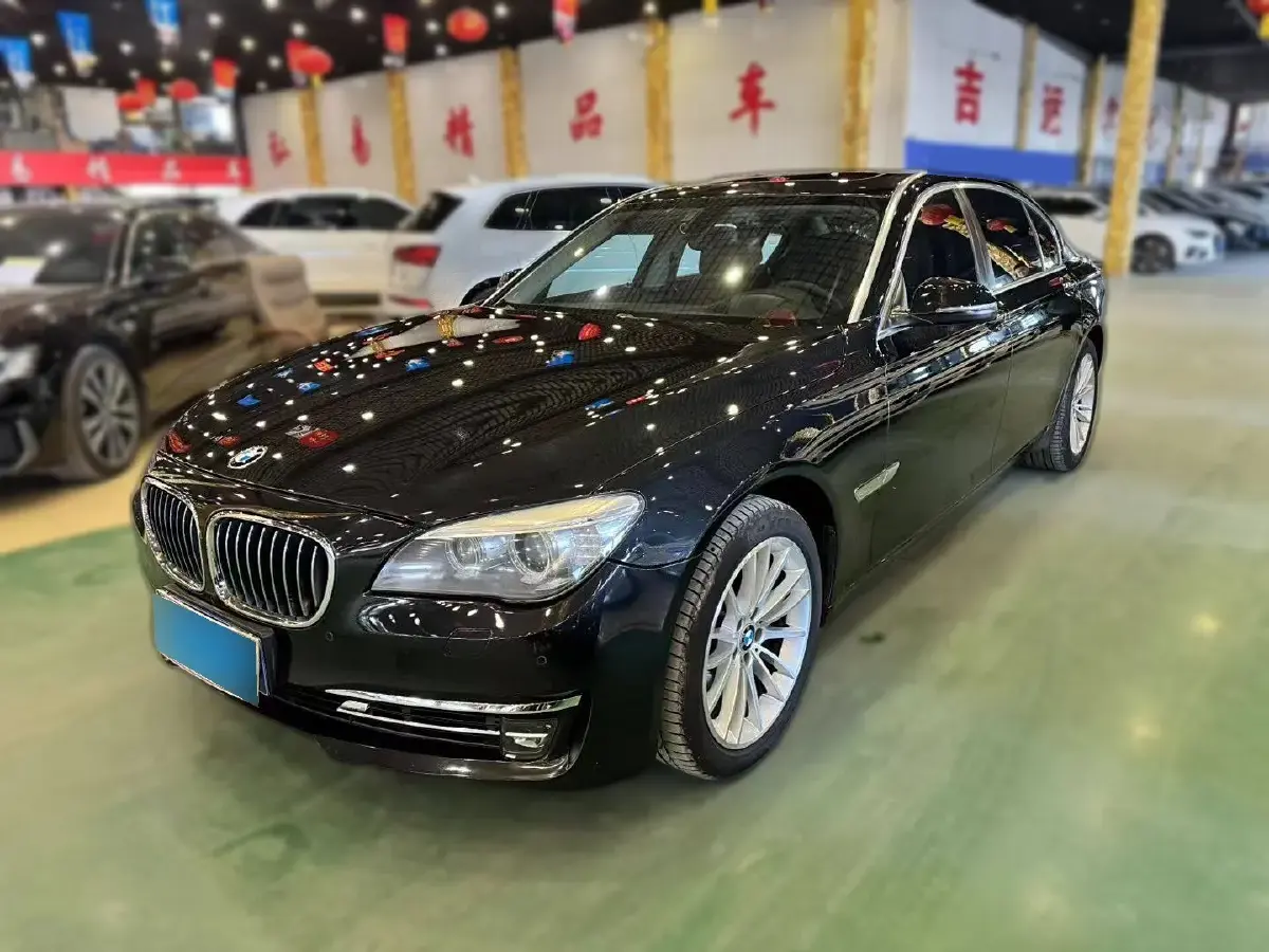 2013 BMW 7 Series 3.0T 320HP L6 8AT