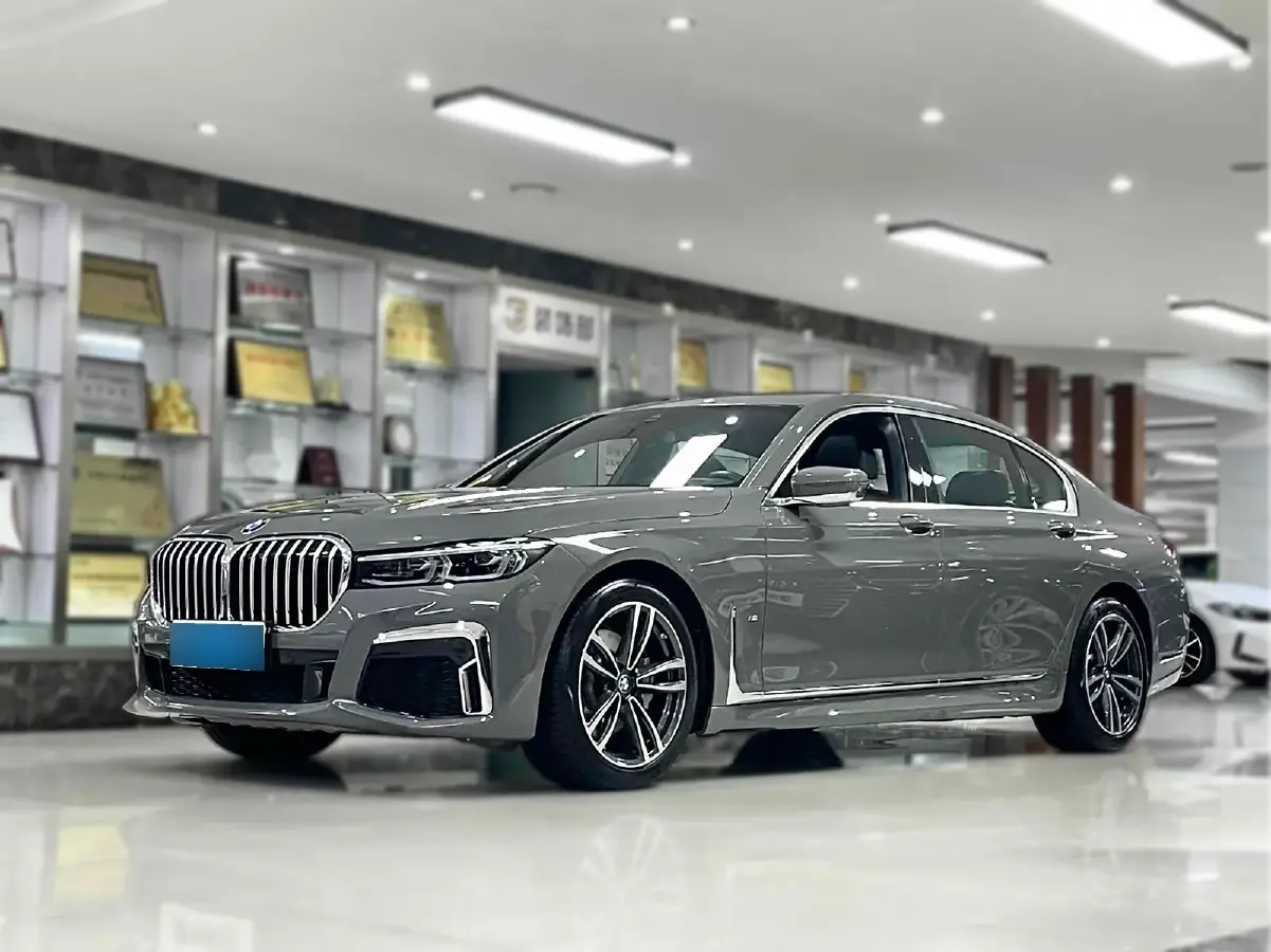 2019 BMW 7 Series 2.0T 265HP L4 8AT