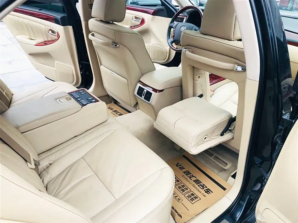 2009 HongQi ShengShi 3.0L 231HP V6 6AT,autocango,china used car exporter,china ev exporter,chinese used car exporter,chinese used ev exporter