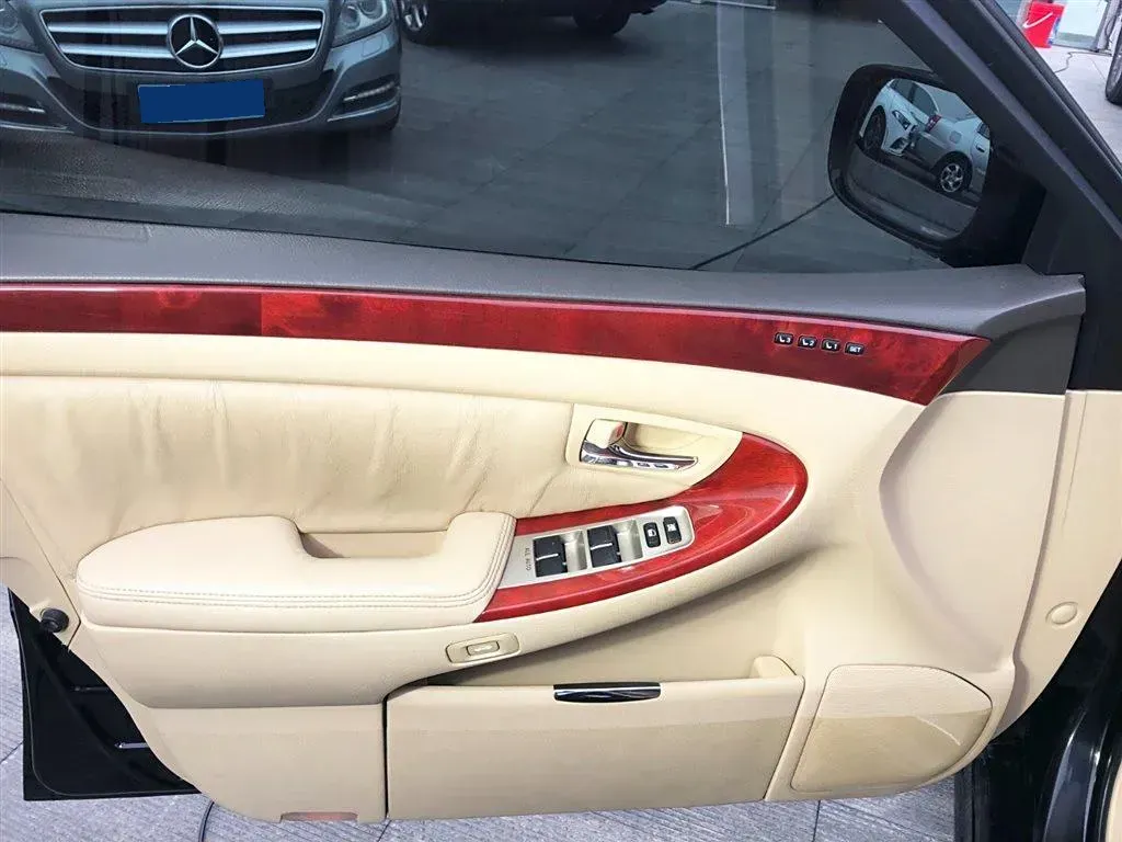 2009 HongQi ShengShi 3.0L 231HP V6 6AT,autocango,china used car exporter,china ev exporter,chinese used car exporter,chinese used ev exporter