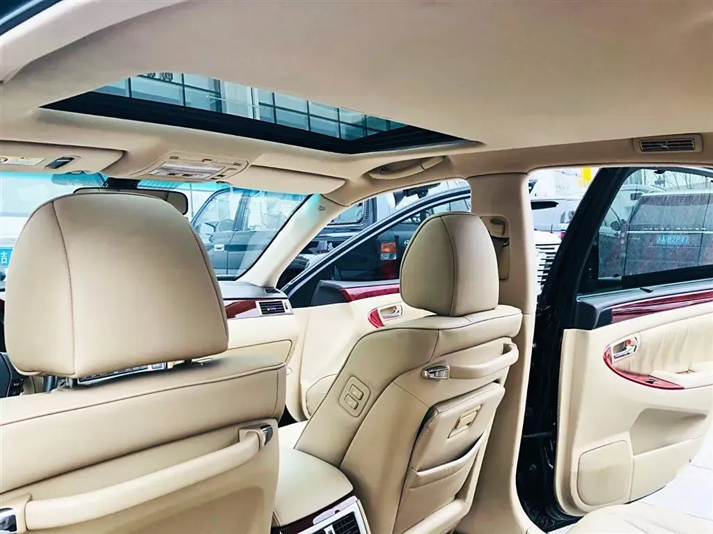 2009 HongQi ShengShi 3.0L 231HP V6 6AT,autocango,china used car exporter,china ev exporter,chinese used car exporter,chinese used ev exporter