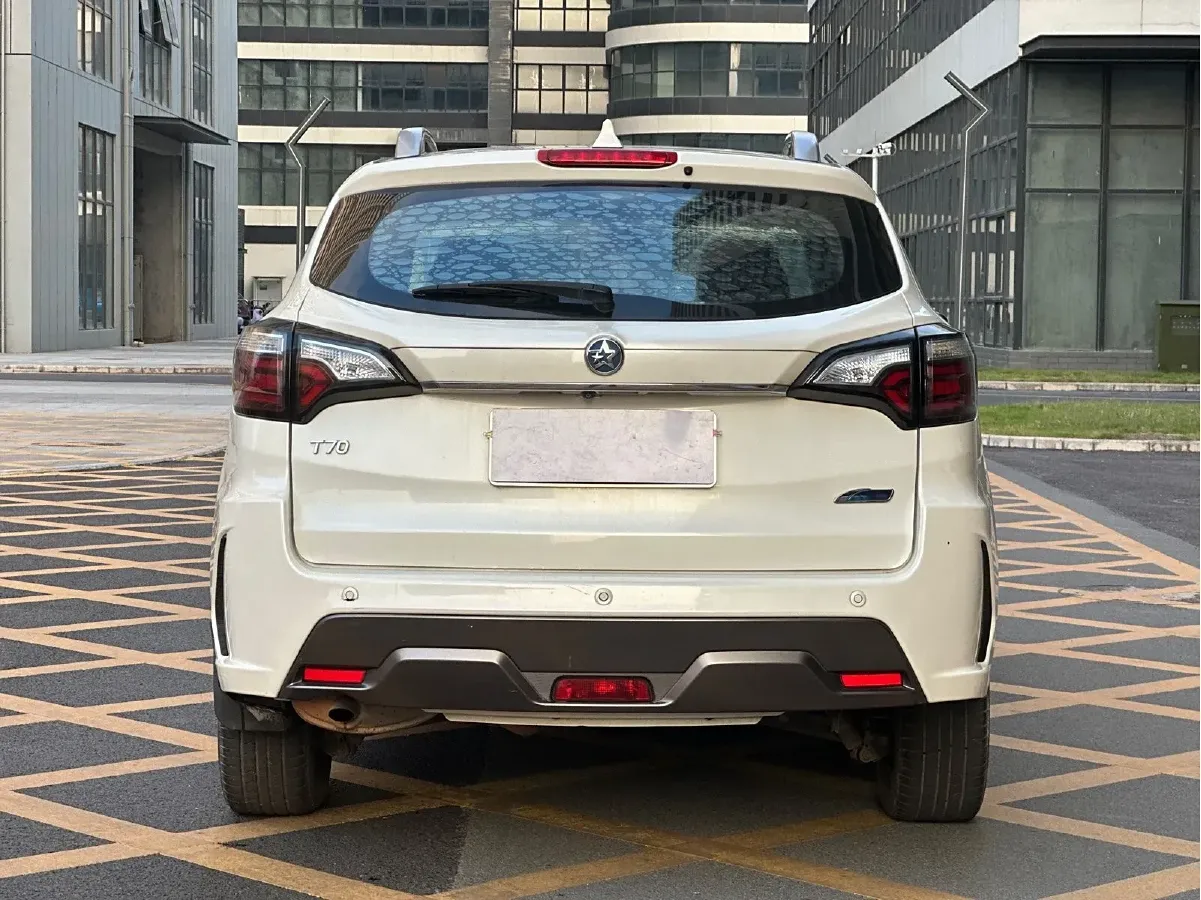 2019 Venucia T70 2.0L 144HP L4 CVT,autocango,china used car exporter,china ev exporter,chinese used car exporter,chinese used ev exporter