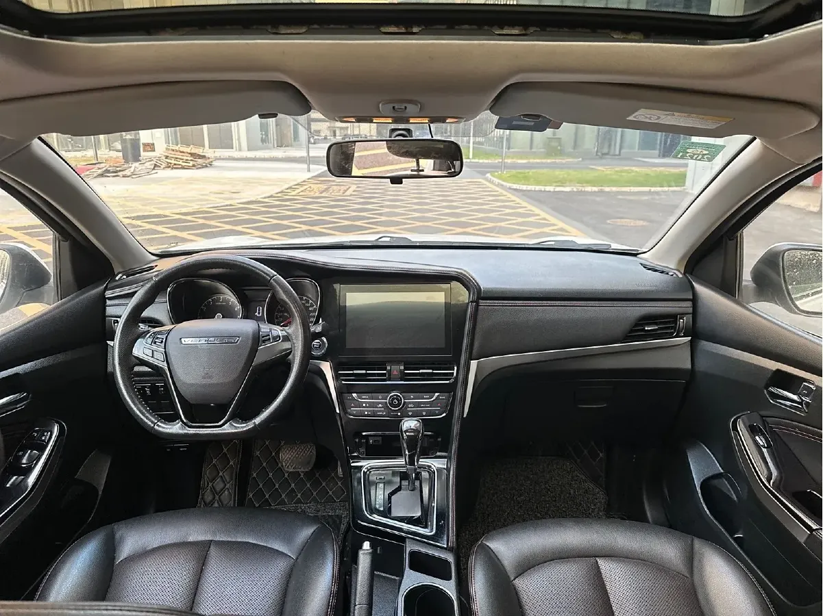 2019 Venucia T70 2.0L 144HP L4 CVT,autocango,china used car exporter,china ev exporter,chinese used car exporter,chinese used ev exporter