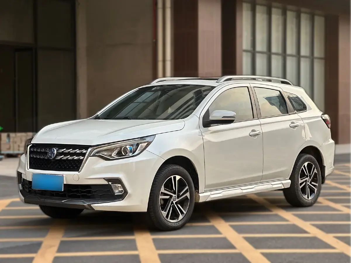 2019 Venucia T70 2.0L 144HP L4 CVT