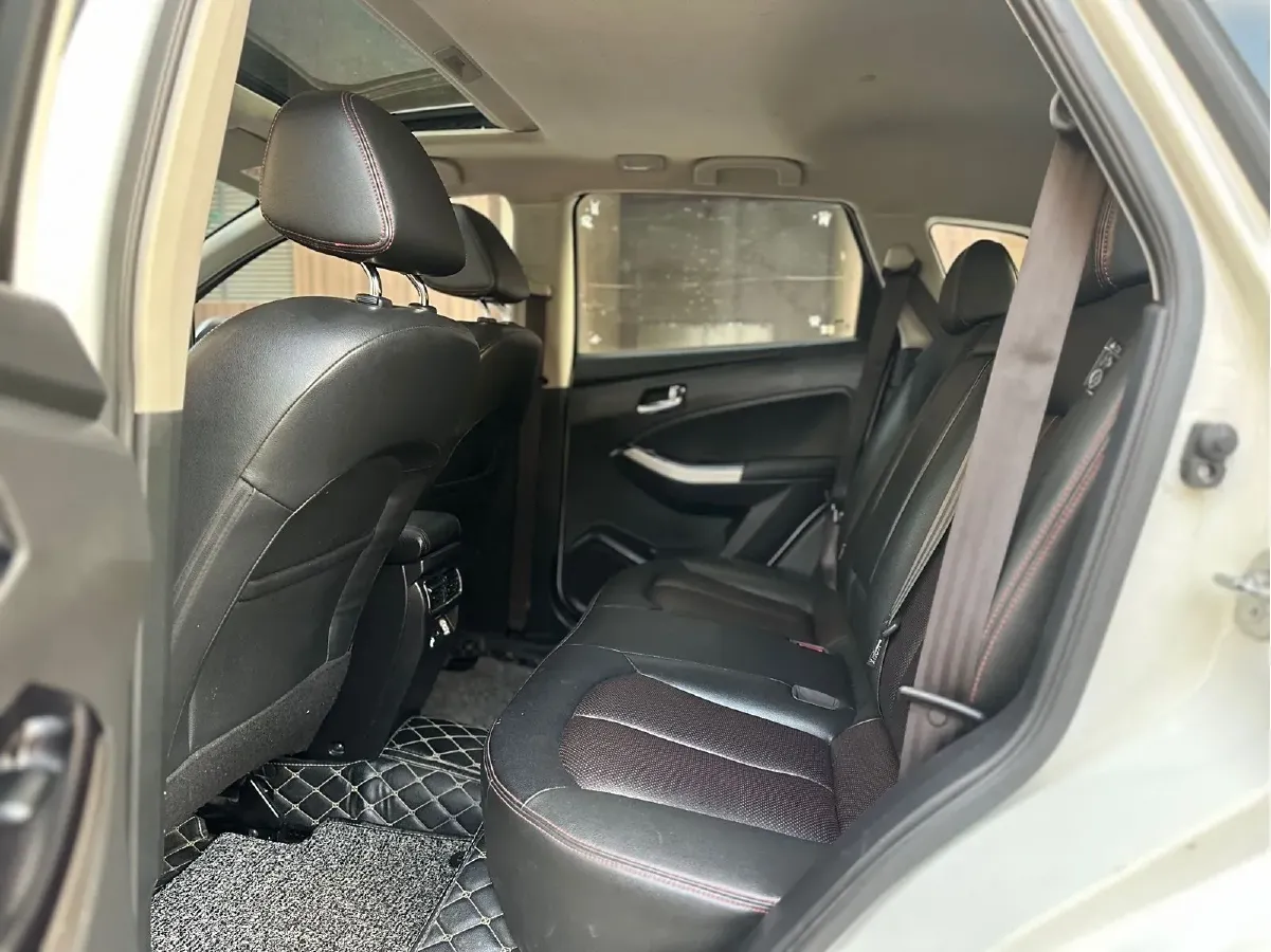 2019 Venucia T70 2.0L 144HP L4 CVT,autocango,china used car exporter,china ev exporter,chinese used car exporter,chinese used ev exporter