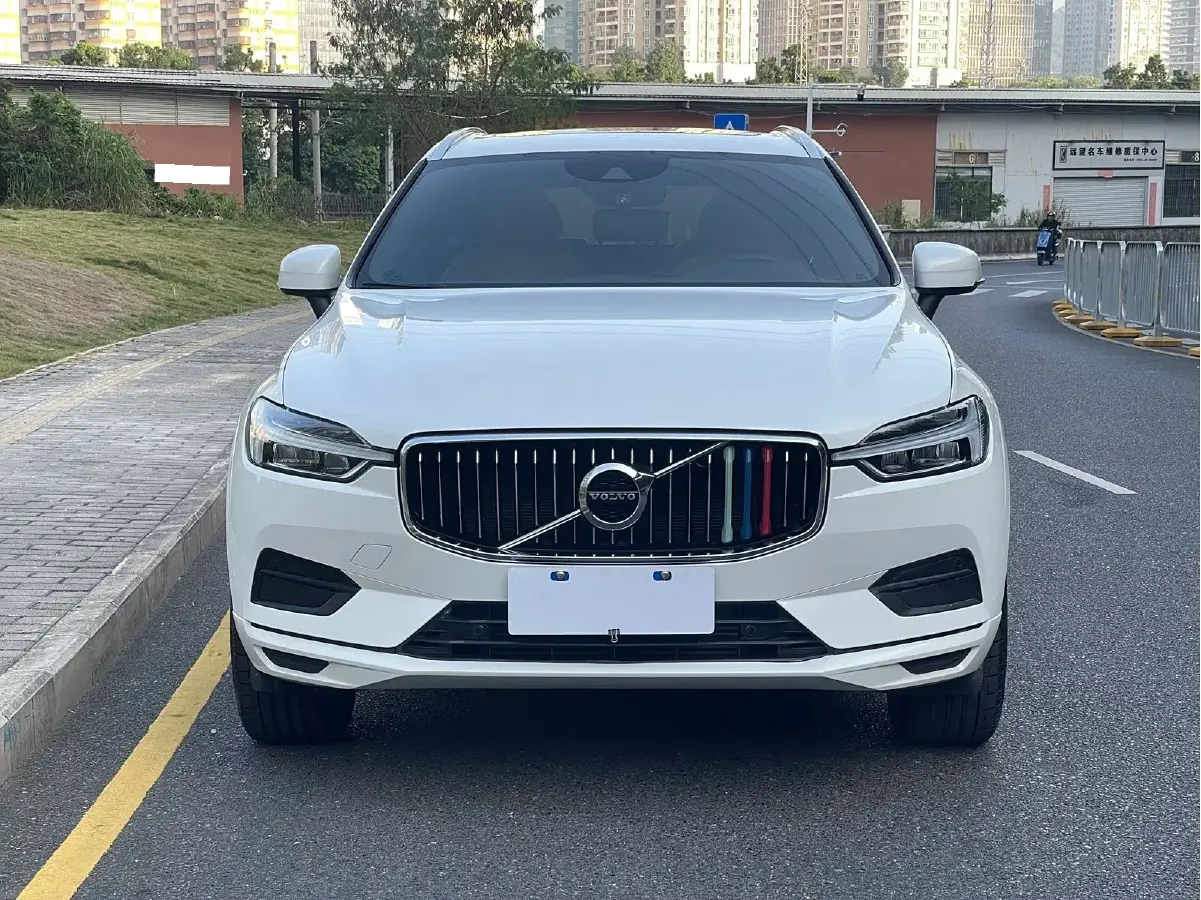 2019 Volvo XC60 2.0T 254HP L4 8AT,autocango,china used car exporter,china ev exporter,chinese used car exporter,chinese used ev exporter