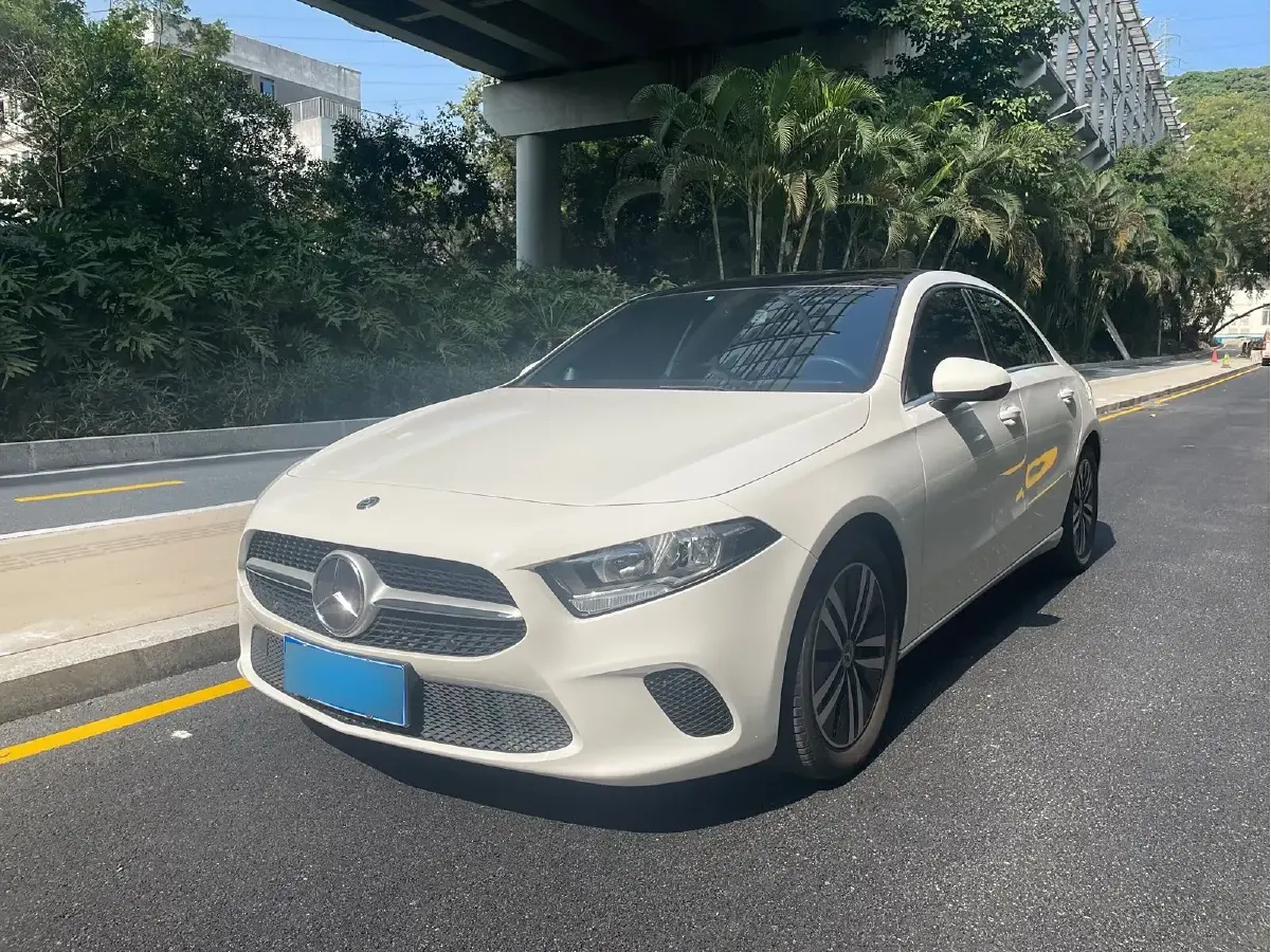 2020 Mercedes-Benz A Class 1.3T 136HP L4 7DCT