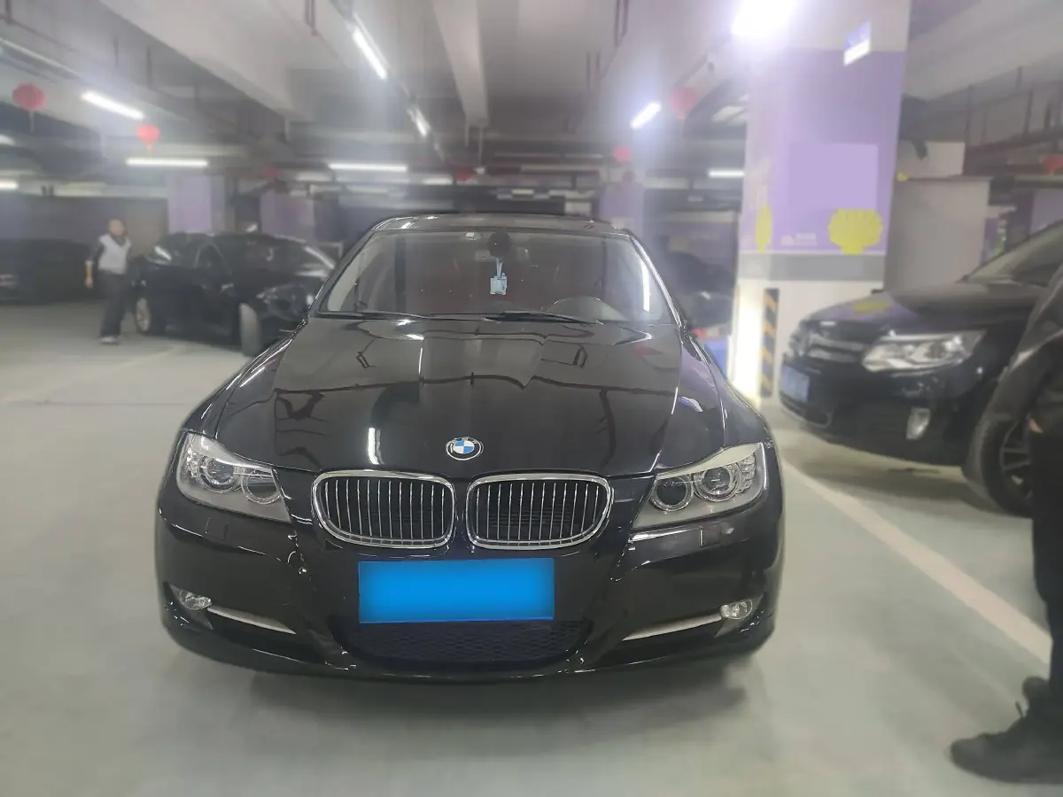 2012 BMW 3 Series 2.0L 152HP L4 6AT