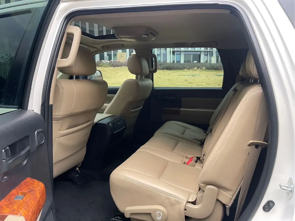 2003 Toyota Sequoia 4.7L 282HP V8 5AT,autocango,china used car exporter,china ev exporter,chinese used car exporter,chinese used ev exporter