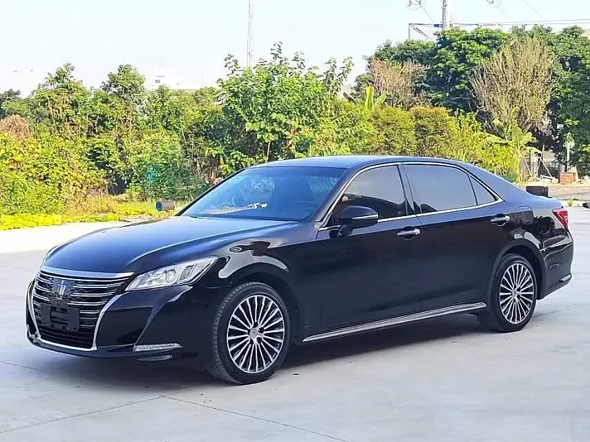 2018 Toyota Crown 2.0T 235HP L4 8AT