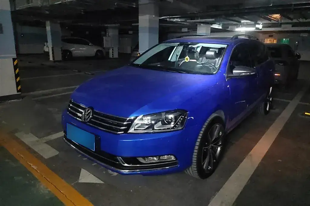 2012 Volkswagen Magotan 2.0T 211HP L4 6DCT