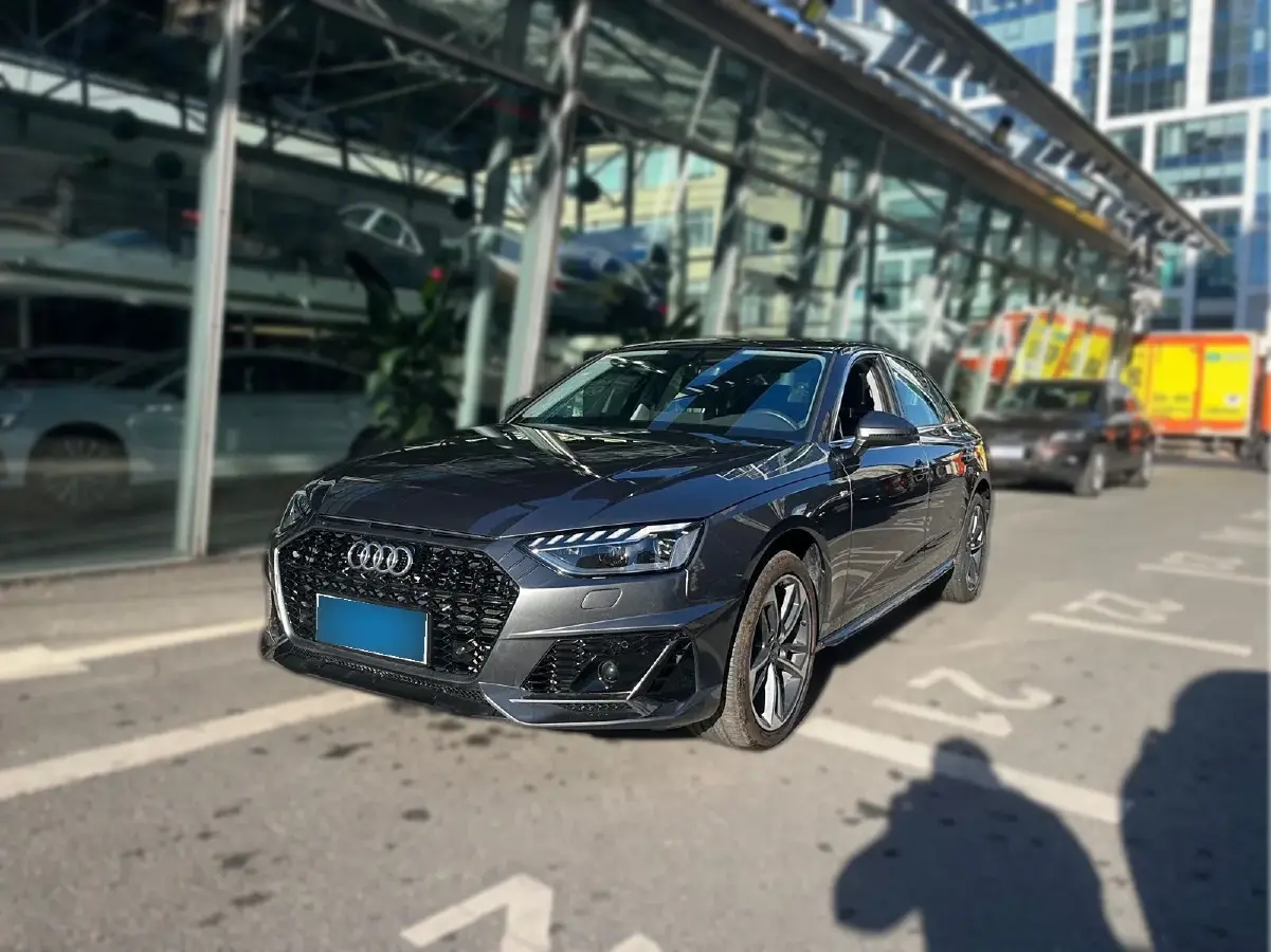 2022 Audi A4L 2.0T 190HP L4 7DCT