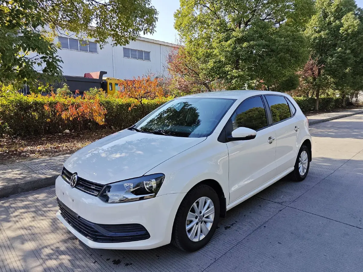 2016 Volkswagen Polo 1.4L 90HP L4 6AT